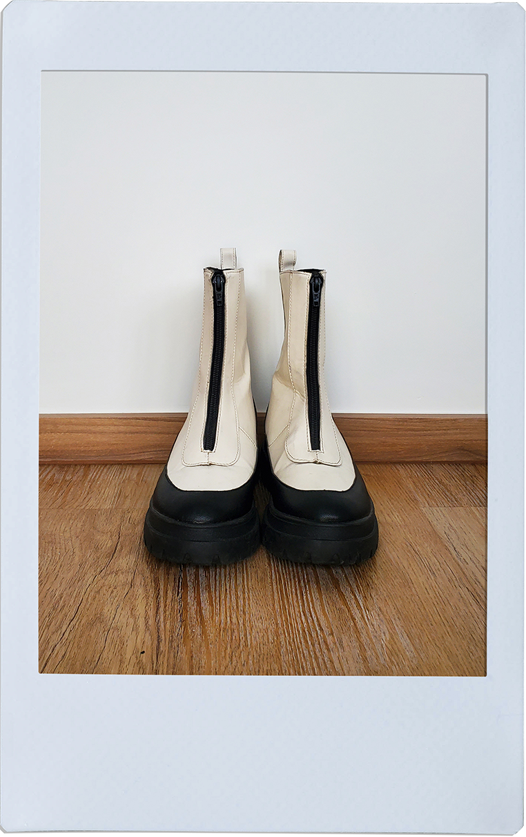 Black & White Space Boots - Lozano