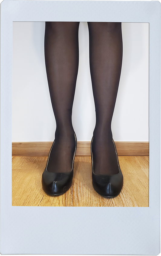 Black High Heels - Dorothy Gaynor
